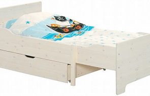 Белая раздвижная кровать