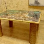 Декор столика мозаикой и бечевкой