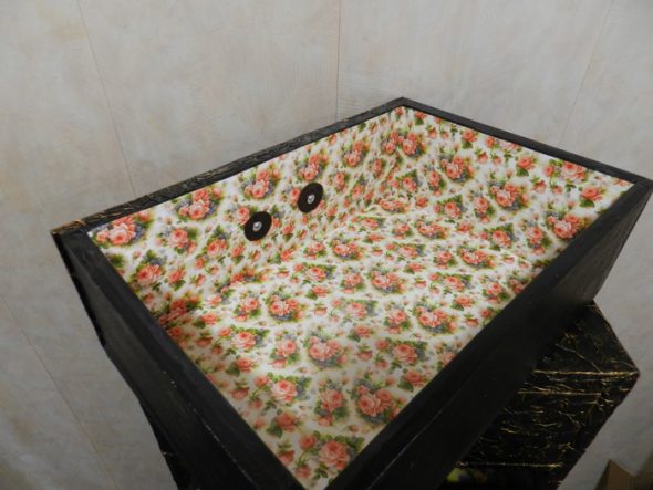 Обклеиваем внутреннюю часть