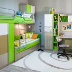 Рабочее место школьника со столом и полками