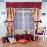 Тюль, шторы и ламбрекен с цветочным рисунком
