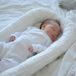 Матрас-кокон выполняет роль ограничителя