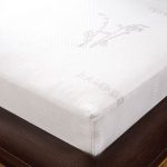 Стеганые наматрасники приятны на ощупь, на них комфортно спать